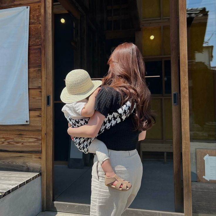 Front-Facing Baby Carrier